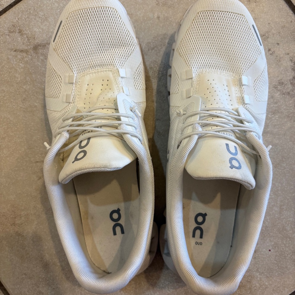 On Cloud Shoe - image 1